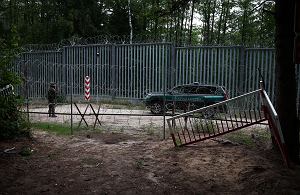 Ataki imigrantów na polskich policjantów w okolicach Białowieży. Incydent z użyciem kamieni.