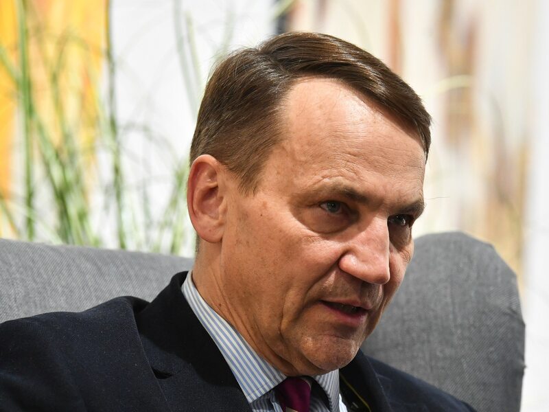 Sikorski komentuje sytuację Andrzeja Poczobuta za kratkami: „Sprawy toczą się zupełnie inaczej”