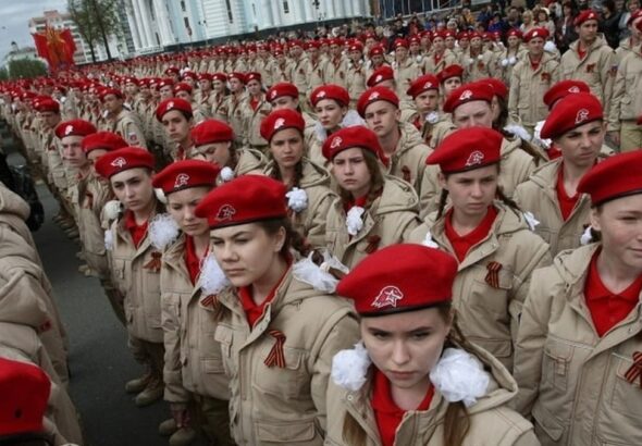 Rosja instruuje młodych mieszkańców okupowanych obszarów Ukrainy do walki przeciwko swojej własnej ojczyźnie