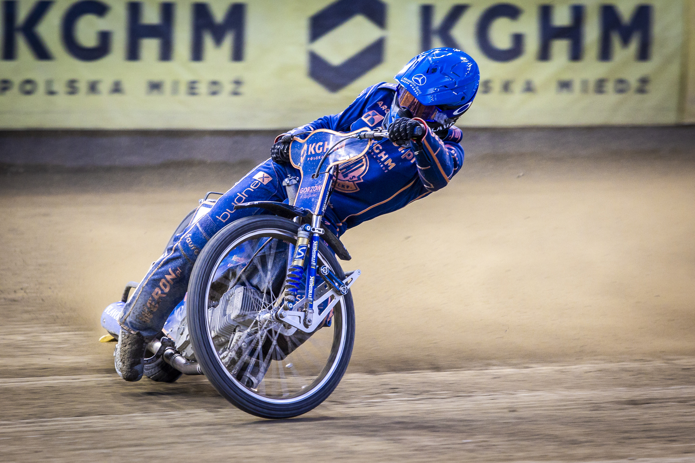 Podczas gdy reszta odpoczywała, on zajmował się motocyklami. "Przykład godny naśladowania"