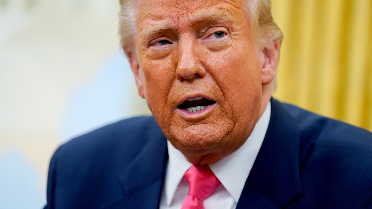 Donald Trump jest bezkompromisowy: "Nie będę ich bronić"