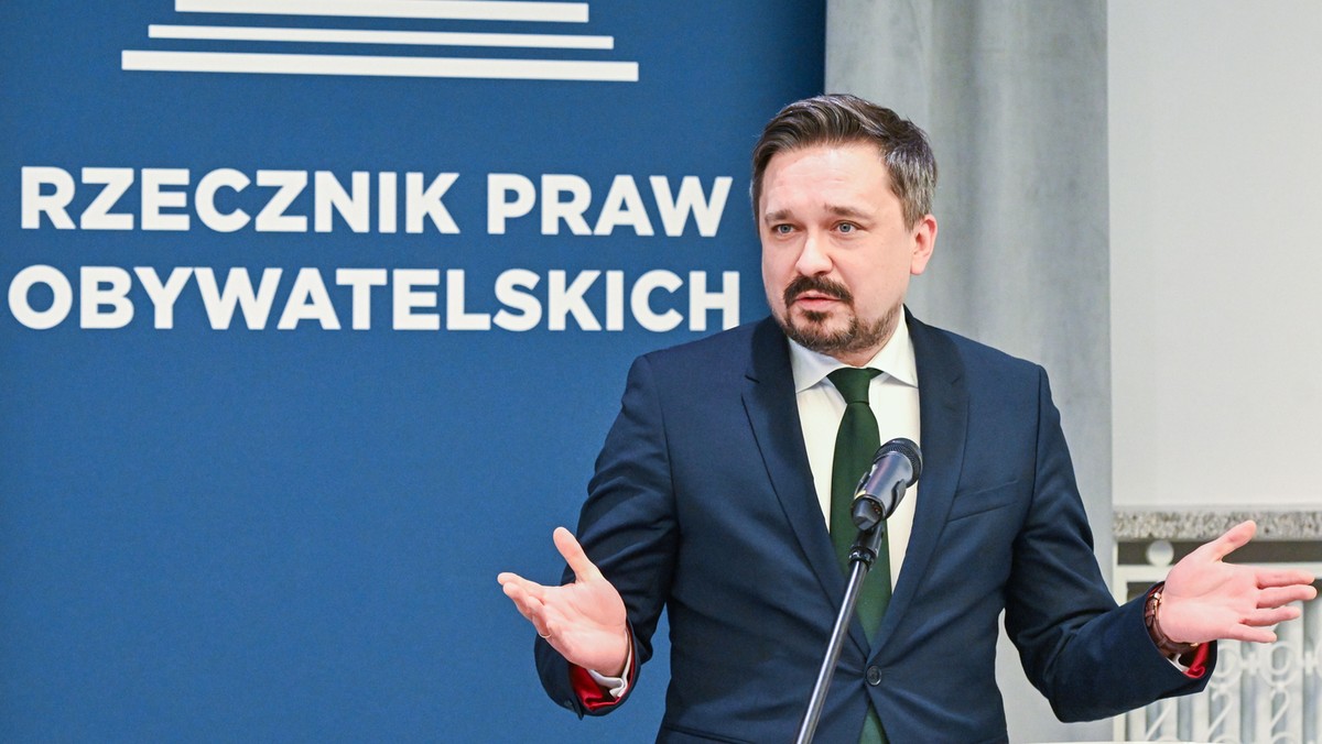 Rzecznik Praw Obywatelskich radzi ministrowi finansów w kwestii funduszy dla PiS.