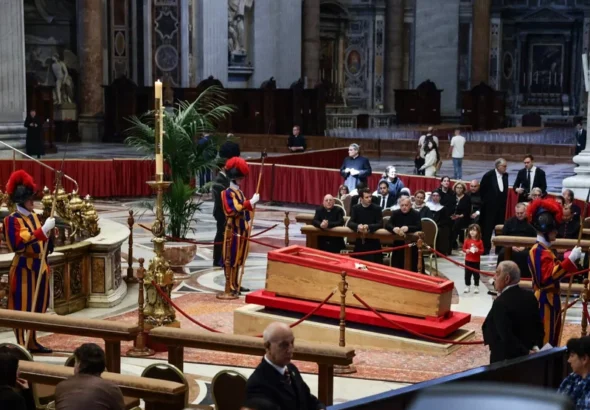 Gdzie można na żywo śledzić pogrzeb papieża Franciszka? Oto dostępne możliwości