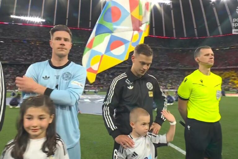 Oto trzy propozycje przeredagowanego tytułu: 1. Tak niemieckie media oceniły Ter Stegena po porażce z Portugalią. Ważny sygnał dla Flicka 2. Jak Ter Stegen został oceniony w Niemczech po przegranej z Portugalią? To istotna wskazówka dla Flicka 3. Oceny Ter Stegena w niemieckich mediach po klęsce z Portugalią – wyraźny sygnał dla selekcjonera