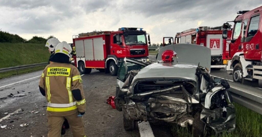 Wypadek na S7: Jedna ofiara śmiertelna, droga całkowicie zablokowana