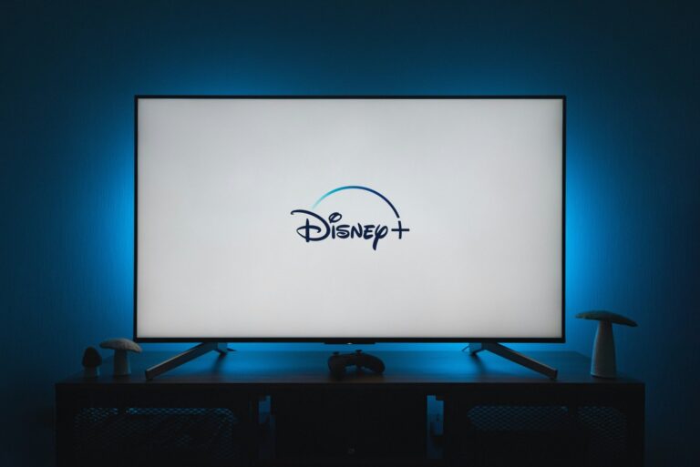 Nowy serial z udziałem kultowego komika już dostępny na Disney+. W obsadzie pojawiają się także inne gwiazdy