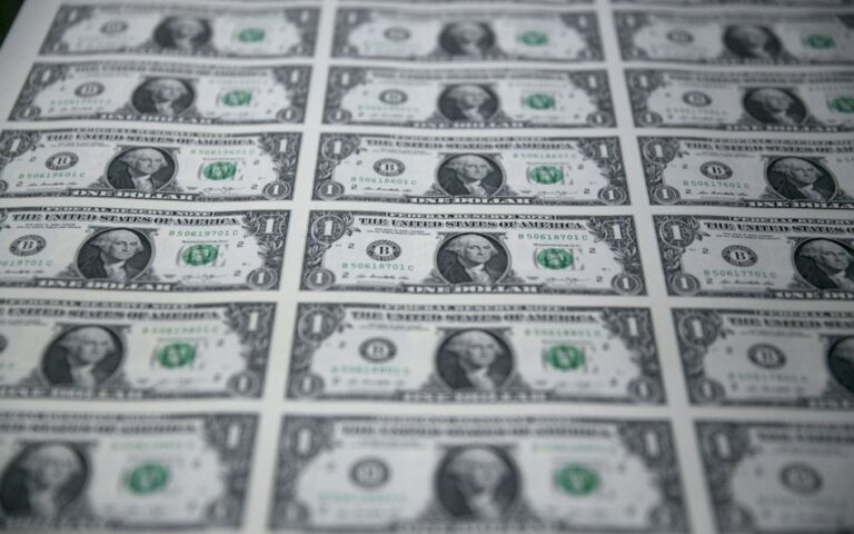 Dolar wreszcie zyskał impuls do odrabiania strat