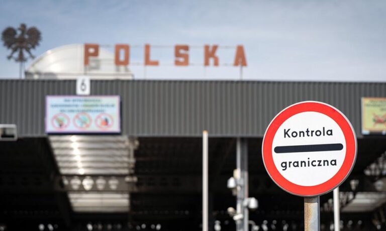Oryginalny tytuł: Halt, Papiere bitte. Media reagują na polskie kontrole i winią rząd Niemiec Przeredagowana, unikalna wersja: Przy granicy: Polska wprowadza kontrole, a media obarczają winą niemiecki rząd