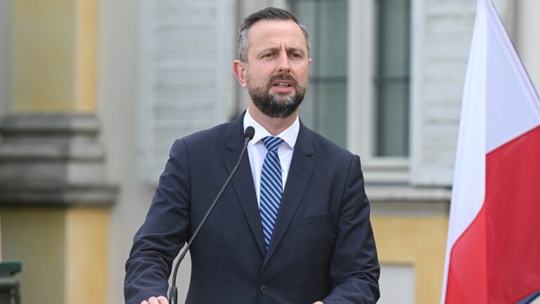 Obecność polskich żołnierzy w Ukrainie? Minister Obrony: Rząd od miesięcy nie zmienia swojego stanowiska