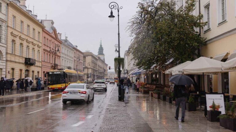 Wtorkowa prognoza pogody dla Warszawy – parasol może się przydać
