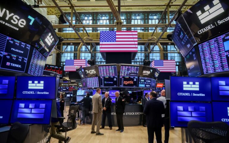 Russell 2000 osiąga historyczny szczyt