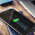 Odkryj sposoby na ładowanie telefonu bez użycia tradycyjnej ładowarki i kabla