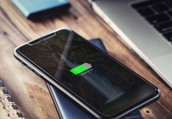 Odkryj sposoby na ładowanie telefonu bez użycia tradycyjnej ładowarki i kabla