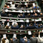 Poseł krytykuje wynagrodzenia i ostrzega przed odpływem specjalistów z Sejmu