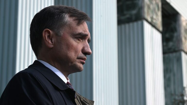 Zbigniew Ziobro odpuścił bez walki. Takie poddanie się to zły sygnał [KOMENTARZ]