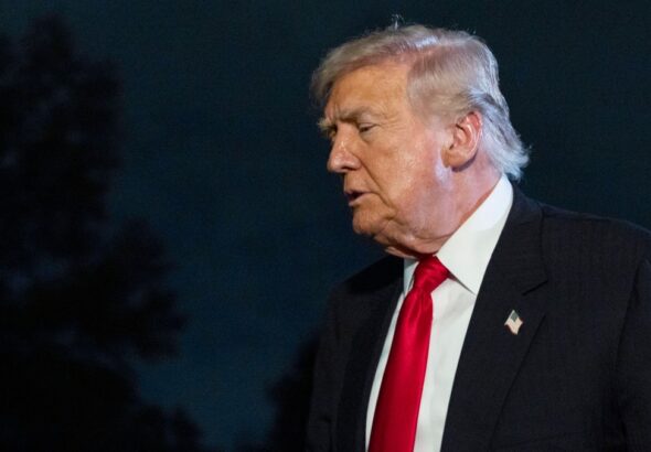 Trump w ogniu krytyki — ujawniono nowe maile związane z Epsteinem w najgorszym możliwym czasie