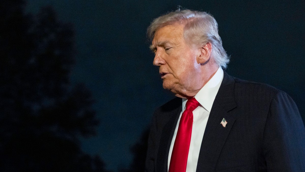 Trump w ogniu krytyki — ujawniono nowe maile związane z Epsteinem w najgorszym możliwym czasie