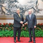 Dzień 1373. wojny. Współpraca z Rosją? Tylko jeśli ofiara pragnie sama wręczyć oprawcy topór