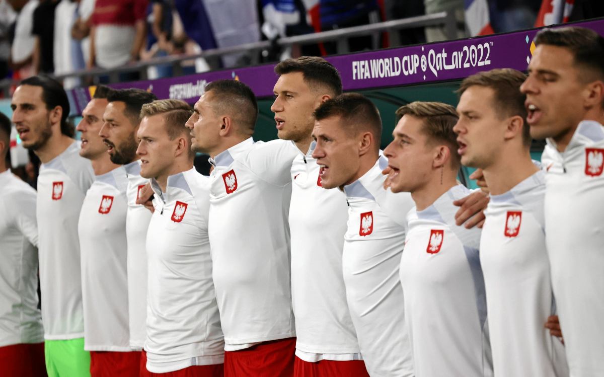 Polski piłkarz zniknął z radarów, choć Mielcarski nie szczędził mu pochwał. "Sytuacja jest niepokojąca"