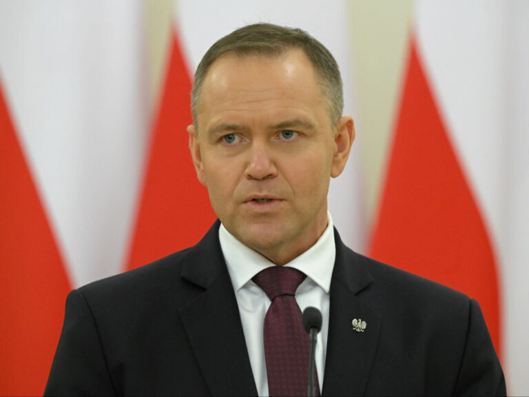 Spadające zaufanie do Nawrockiego. Rosnąca popularność polityków rządzących