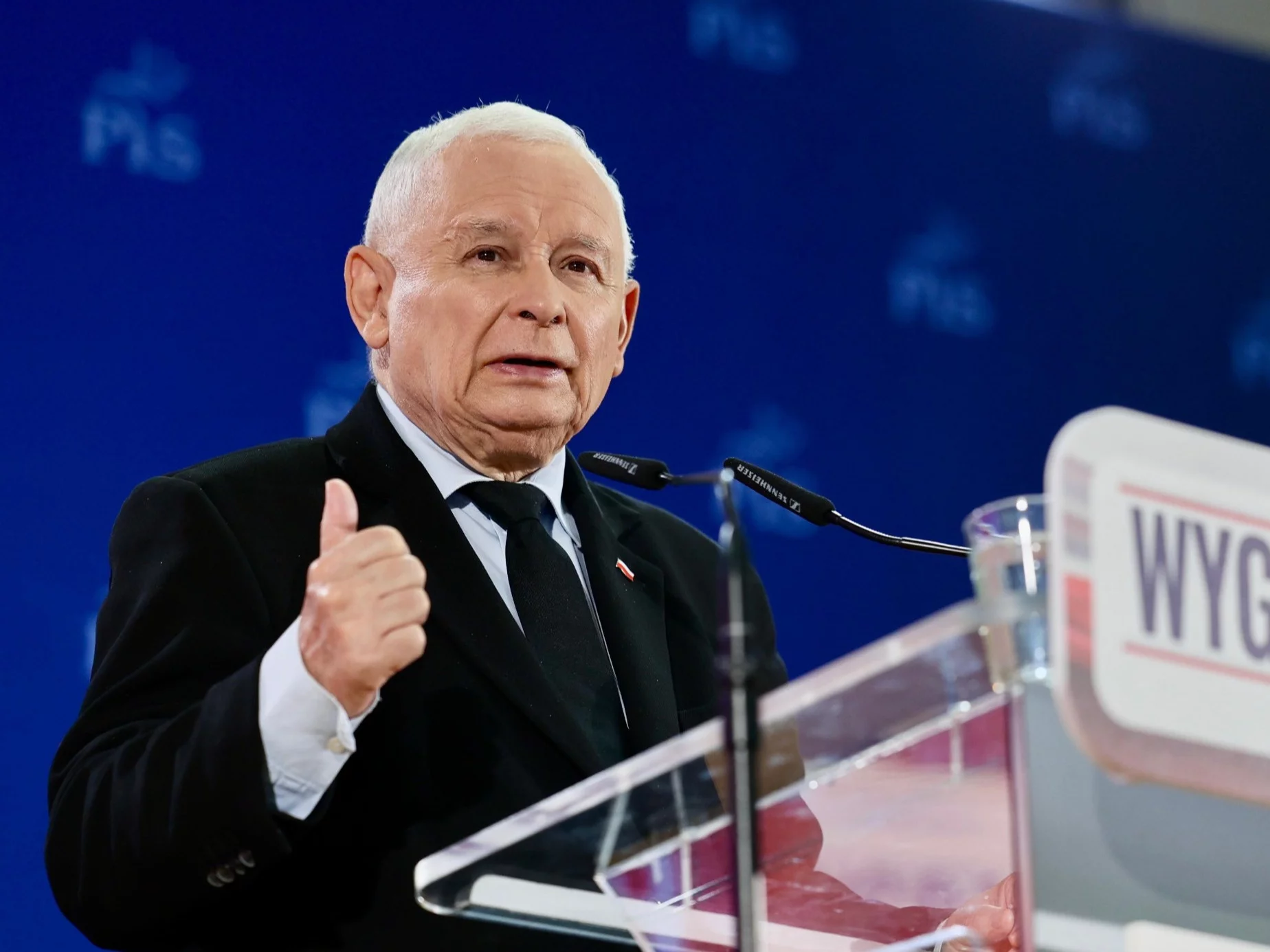 Kaczyński wrócił do zdrowia? „Prezes ledwo pojawił się z powrotem, a już musi rozwiązywać kryzys”