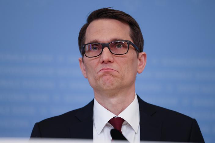 SNB zachowuje rozwagę w kwestii ujemnych stóp procentowych