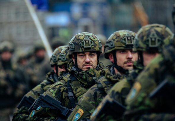 Oto propozycja unikalnego tytułu o zachowanym sensie: **1429. dzień wojny: Czy Europa stanie się federacją, czy pójdzie śladem Ukrainy? Jakie scenariusze dla Polski?**