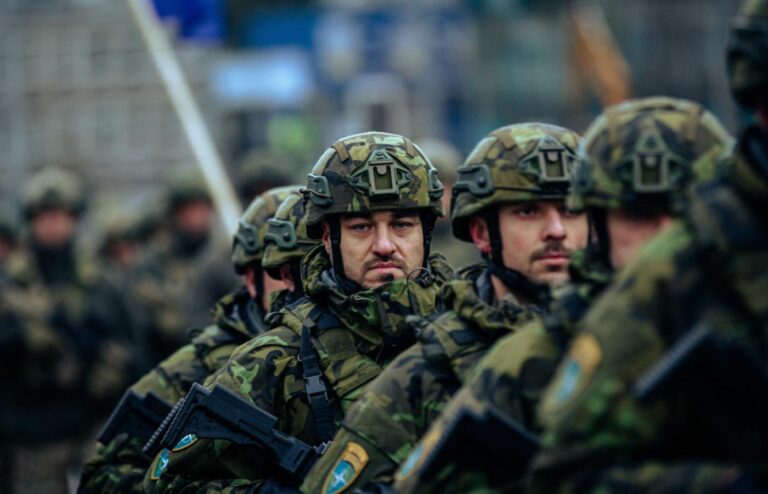 Oto propozycja unikalnego tytułu o zachowanym sensie: **1429. dzień wojny: Czy Europa stanie się federacją, czy pójdzie śladem Ukrainy? Jakie scenariusze dla Polski?**