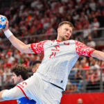 Oto kilka propozycji przeredagowanego tytułu: 1. Syprzak poprowadził Barcelonę do efektownego zwycięstwa 2. Drużyna Syprzaka nie dała szans rywalowi – FC Barcelona w wielkim stylu 3. Imponująca wygrana Barcelony – Syprzak świętuje sukces 4. Mocna dominacja zespołu Syprzaka – FC Barcelona deklasuje przeciwnika 5. Zespół Syprzaka triumfuje – FC Barcelona zdecydowanie lepsza od rywala