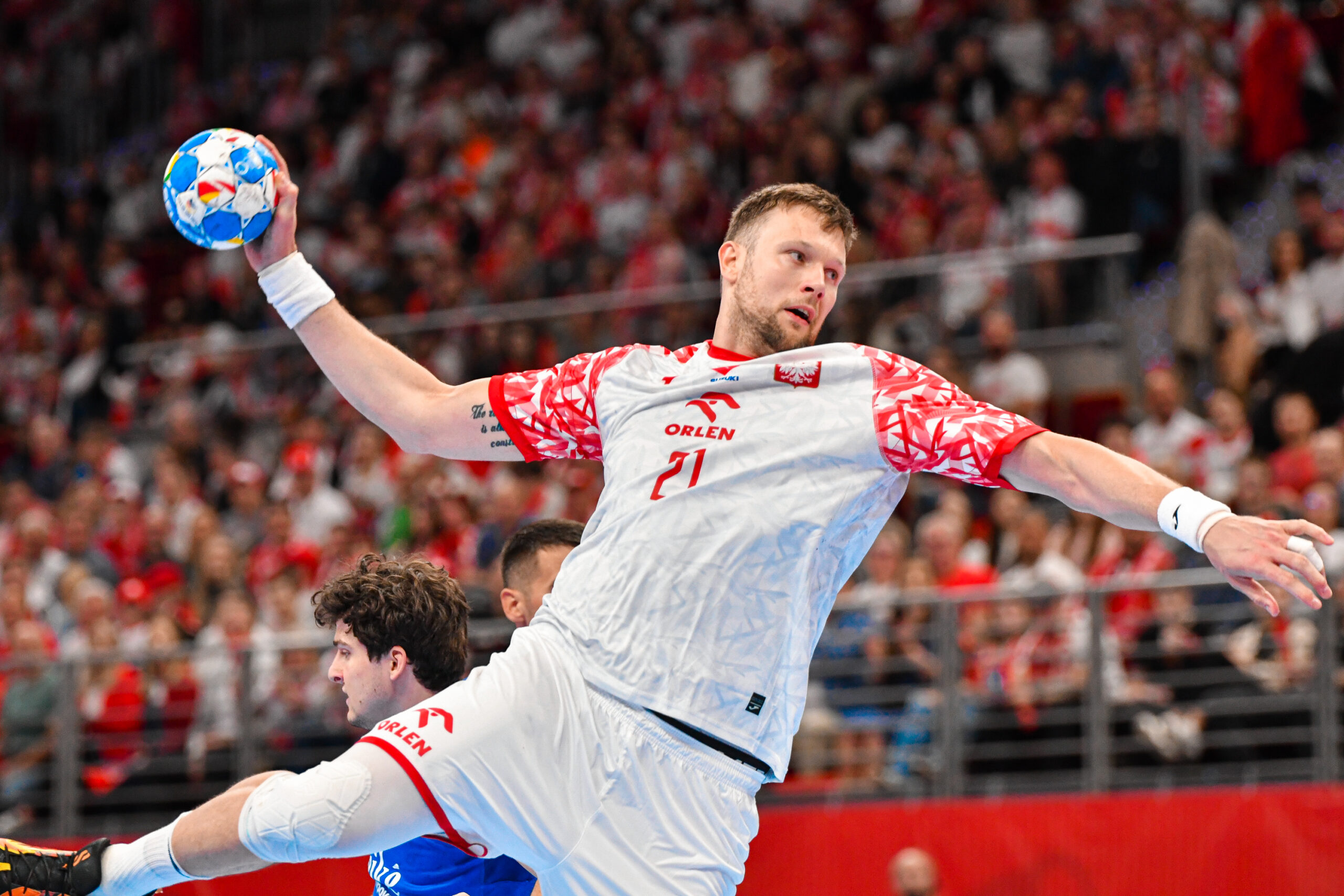 Oto kilka propozycji przeredagowanego tytułu: 1. Syprzak poprowadził Barcelonę do efektownego zwycięstwa 2. Drużyna Syprzaka nie dała szans rywalowi – FC Barcelona w wielkim stylu 3. Imponująca wygrana Barcelony – Syprzak świętuje sukces 4. Mocna dominacja zespołu Syprzaka – FC Barcelona deklasuje przeciwnika 5. Zespół Syprzaka triumfuje – FC Barcelona zdecydowanie lepsza od rywala