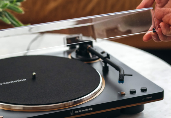 Audio-Technica AT-LP70XBT: Jakość dźwięku tego gramofonu imponuje także w trybie bezprzewodowym