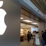 Oto kilka alternatywnych tytułów o zachowanym sensie i unikalnej formie: 1. Ekspert Apple zapowiada koniec ery iPhone'ów 2. Apple sugeruje zmierzch iPhone’ów – ich czas dobiega końca 3. Przedstawiciel Apple: Era iPhone’ów zbliża się do końca 4. Apple bez złudzeń – dni iPhone’ów są policzone 5. Reprezentant Apple otwarcie: Nieuchronny koniec iPhone’ów