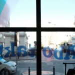 Wylanie kwasu w polskiej klinice aborcyjnej – zarzuty dla ojca i 18-letniego syna