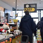 Pracownik Biedronki szczerze o postawie klientów. Jego słowa idealnie oddają problem